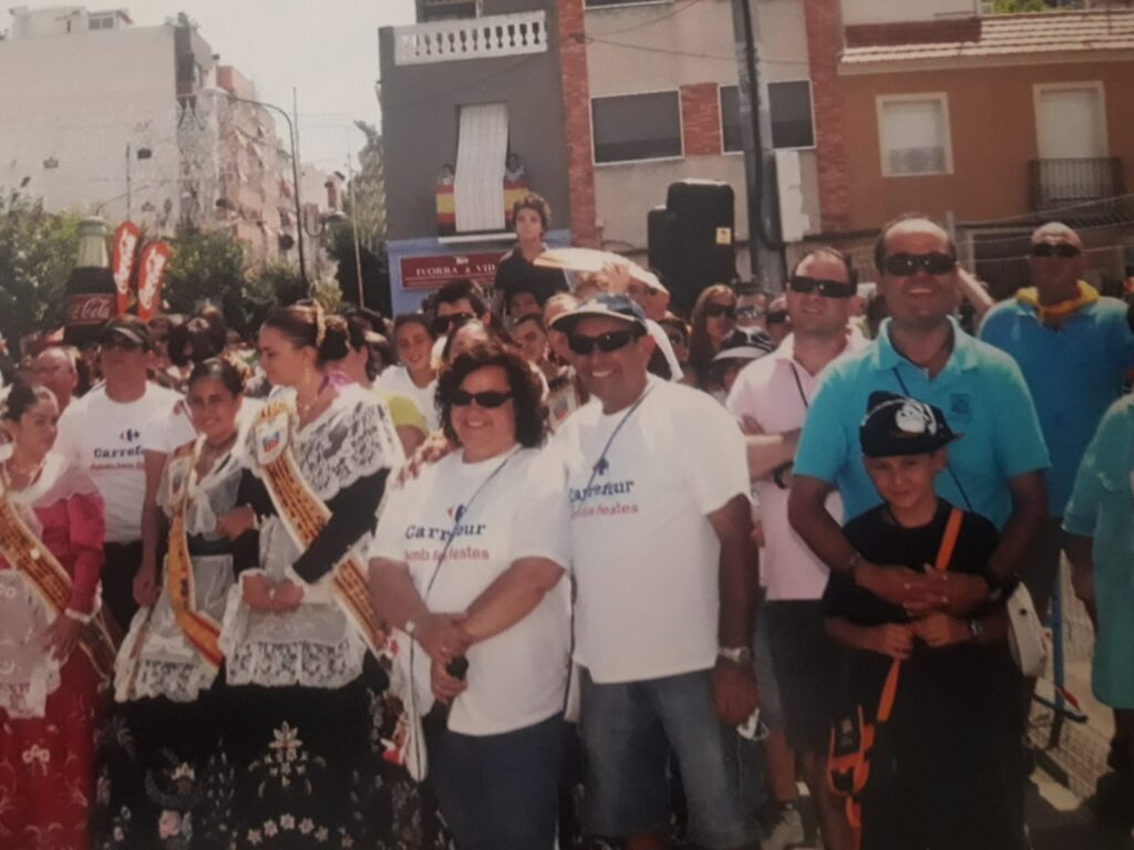 Justo Rabasco junto a su mujer y el concejal José Luis Olcina durante unas Fiestas del Cristo