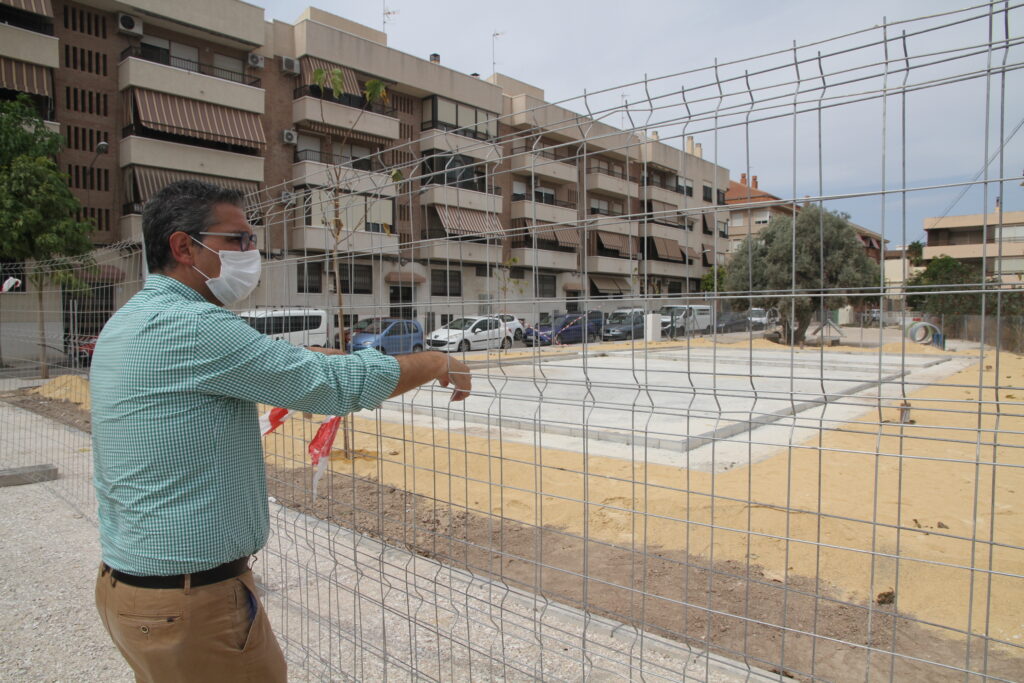 Construcción de un nuevo parque infantil en la calle Virgen del Remedio de Mutxamel