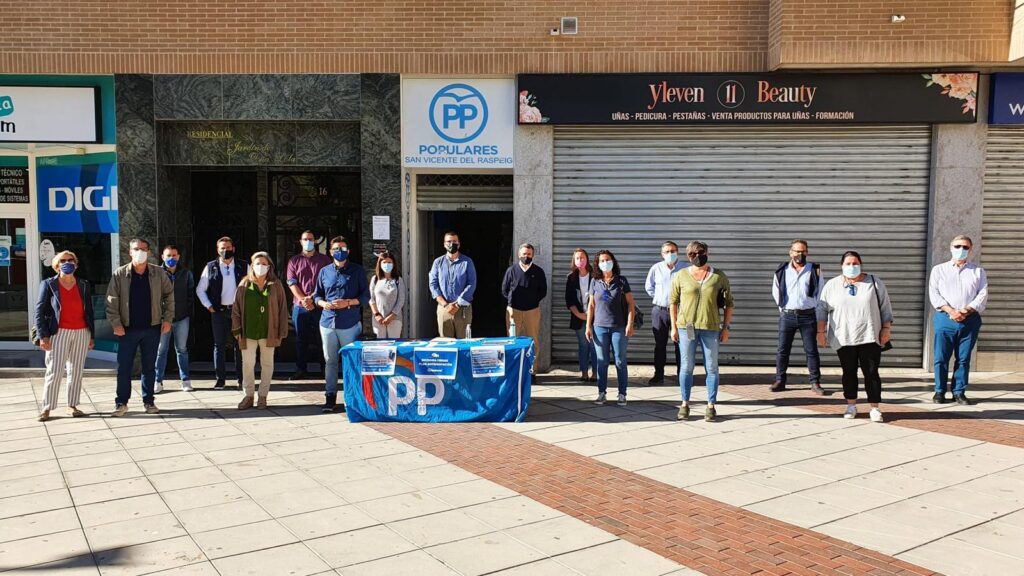 Concejales de la comarca del Partido Popular participaron en una recogida de firmas para poner en marcha su  "Plan Antiokupación"