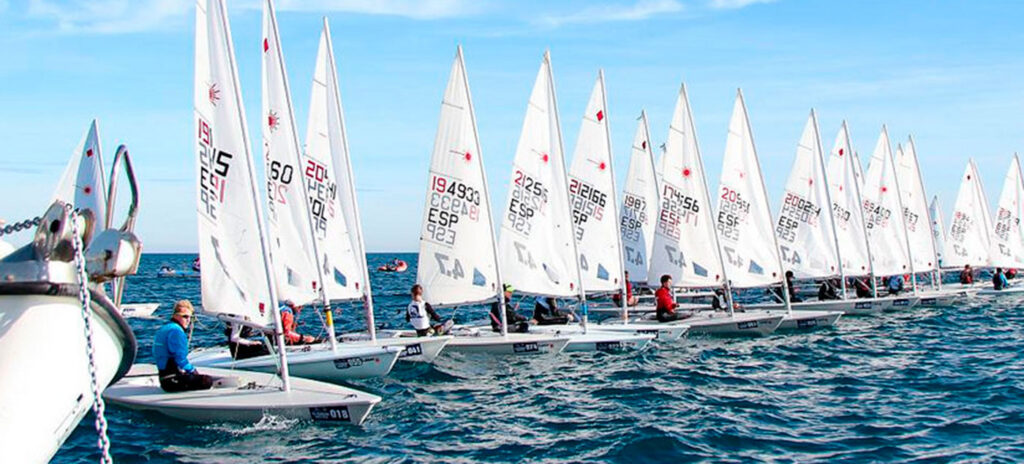 nicio de una de las pruebas de Láser Radial de la edición de 2019 de la Semana Náutica de Alicante. / CNC