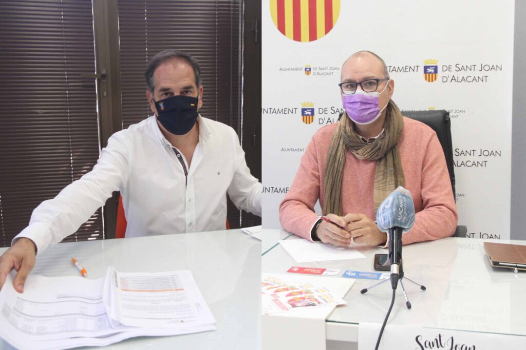 El edil de Hacienda del Ayuntamiento de Sant Joan, Santiago Román (Ciudadanos) y el concejal de Comercio Manel Giner (PSOE)