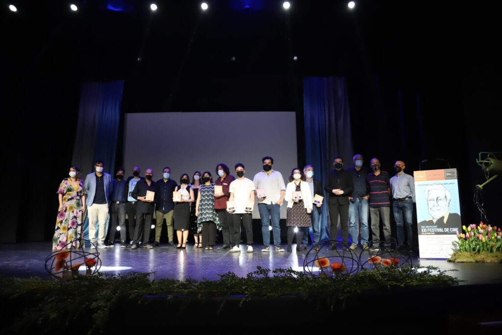 Los ganadores sobre el escenario de la Casa de Cultura de Sant Joan