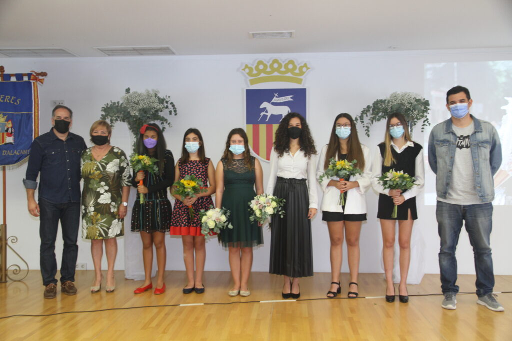 Presentación de las Bellezas y Damas de la Comisión de Fiestas de Hogueras de Sant Joan a las autoridades