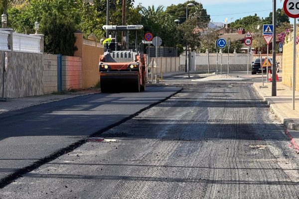040326-Actuacion-de-asfaltado-en-calle-Rio-Guadalquivir