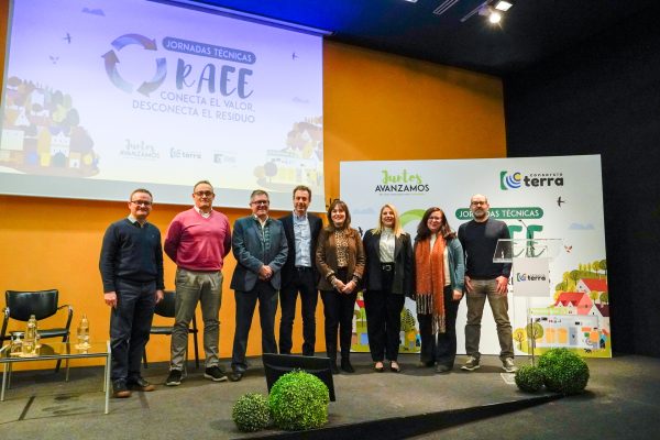 1._Foto_familia_ponentes_y_politicos-1