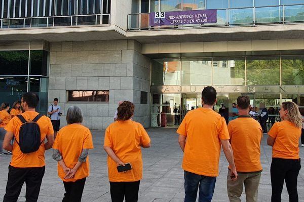 122214-Concentraciones-cada-viernes-a-las-puertas-del-Ayto-de-trabajadores-Servicios-Sociales-