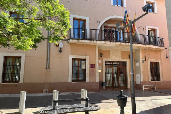 Edificio-que-acoge-la-Biblioteca-Municipal-1