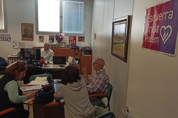 Foto-registrando-solicitudes-2026-03-25