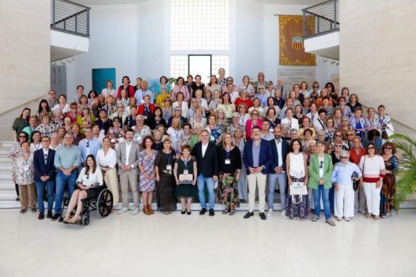 La-Casa-de-Cultura-de-Sant-Joan-acogio-el-acto-de-celebracion-del-40-aniversario-y-un-reconocimiento-Marita-Giner
