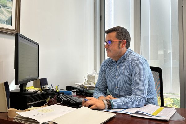 Oscar-Lillo-en-despacho