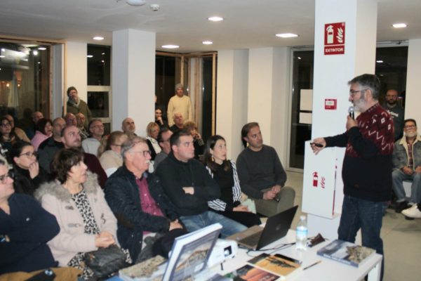 Presentacion-foto-libro-Diania.-Terra-de-castells