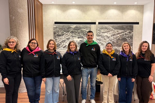 Saray-Fornes-presidenta-de-la-Junta-de-Penas-junto-a-parte-de-su-directiva