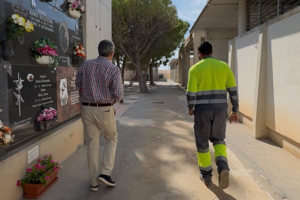 Visita-al-cementerio-del-concejal-Antonio-Diaz