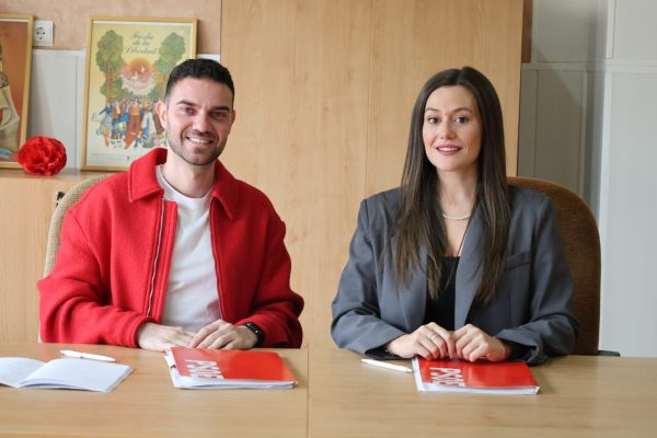 Yeray-Hernandez-y-Raquel-Marin-en-la-sede-del-PSOE-de-El-Campello-1536x1024-1